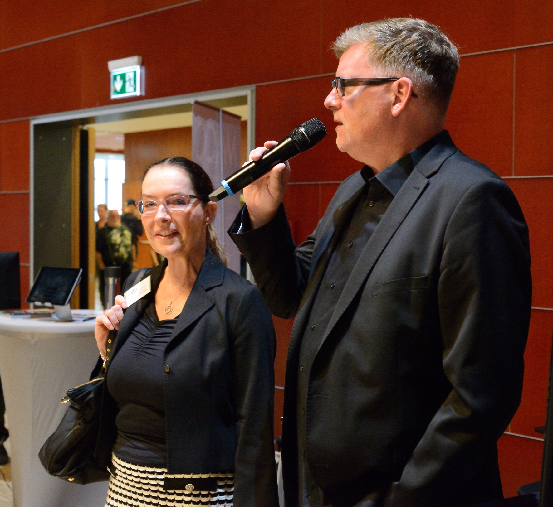 Dr. med. Angela Moewes und Dr. med. Christian Möcklinghoff bei der Eröffnung der Gesundheitsmesse Bochum